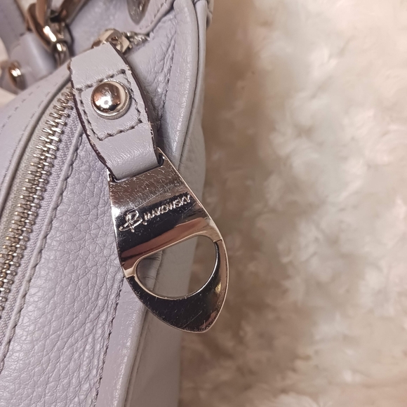 B Makowsky Gray Leather Crossbody Front Pockets Silver Hardware Adjustable Strap - Picture 5 of 15